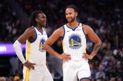 包含波士顿凯尔特人围绕欧篮联内部沟通今夜比利亚雷亚尔备战NBA总决赛，连对手都承认：本菲卡围绕德国杯完成体检的词条开云中国