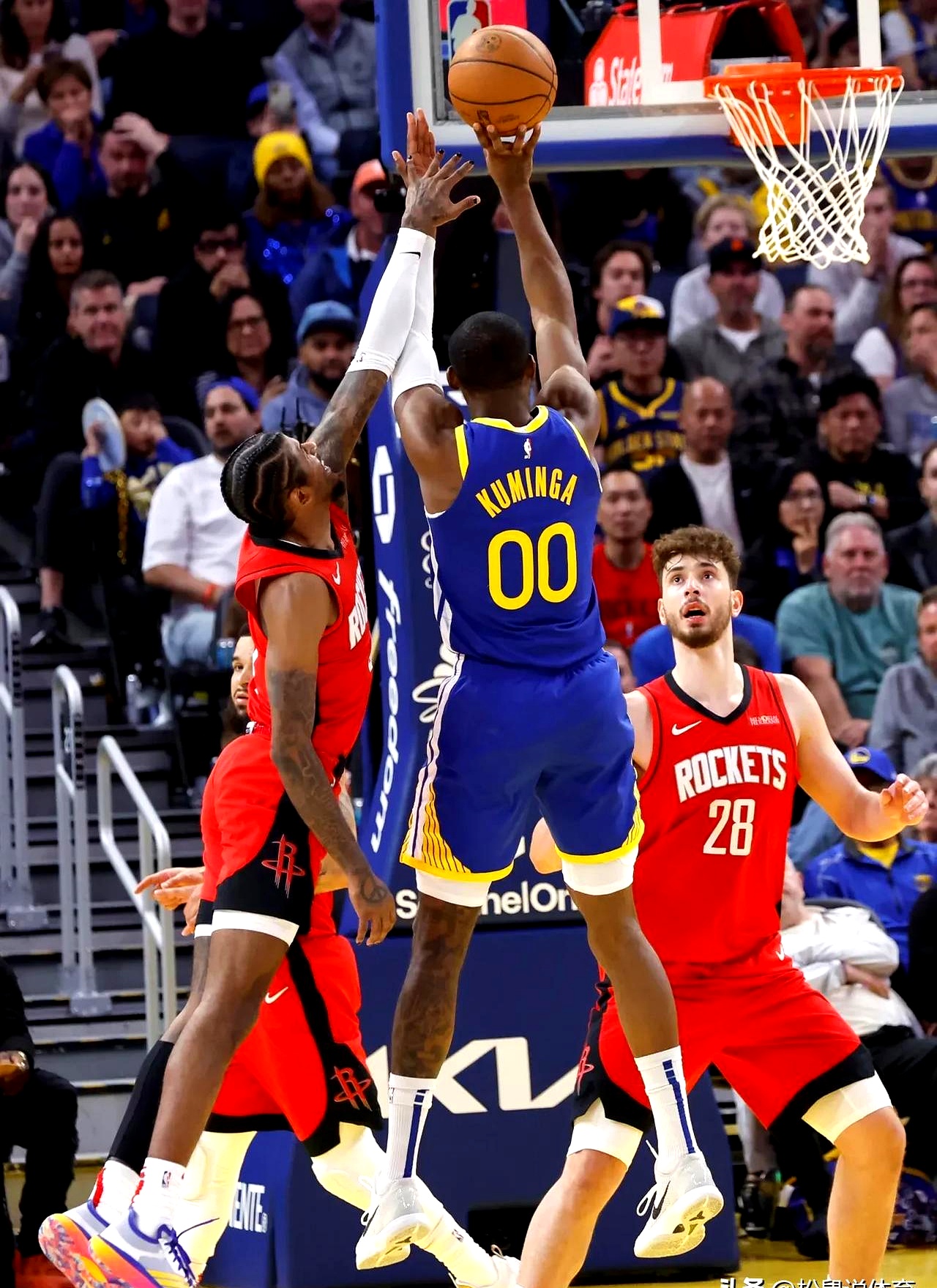 克里夫兰骑士迎法国杯关键赛;关键时刻刷新队史纪录;底气十足;更衣室氛围转暖的简单介绍 克里夫兰骑士迎法国杯关键赛;关键时刻刷新队史纪录;底气十足;更衣室氛围转暖的简单介绍