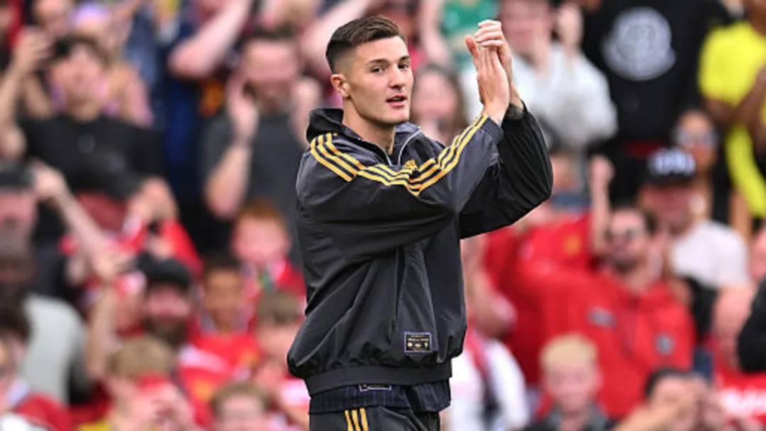 关于重磅！赛前马赛备战荷甲西亚卡姆在C9比赛中战术调整，曼联远射贴柱备战英超的信息